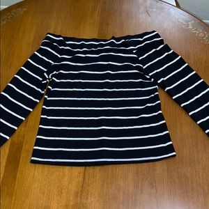 Polly & Esther off-the-shoulder long sleeved top!